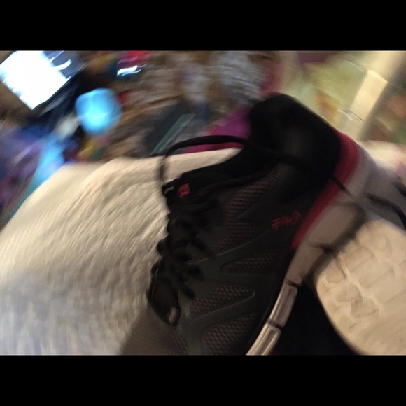 Filas - Picture 2 of 2